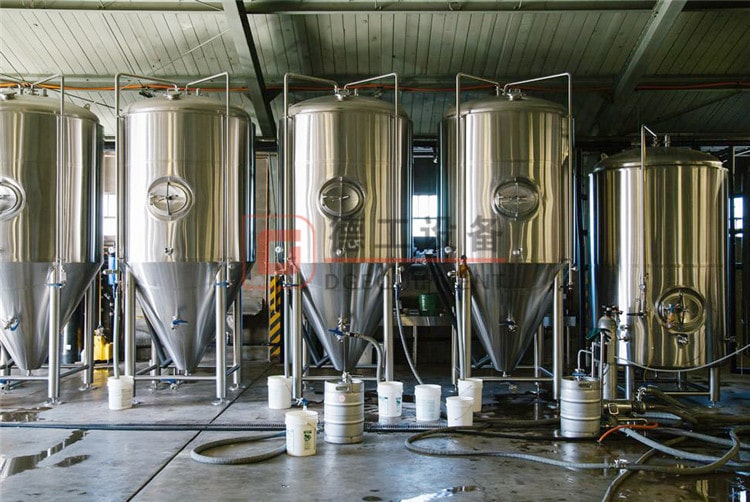 fermentation tanks001-min fermentation tanks001-min