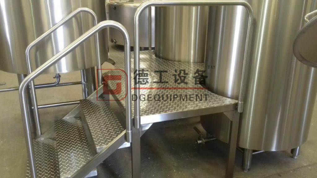 Equipo-para-fabricar-Cerveza-3_副本