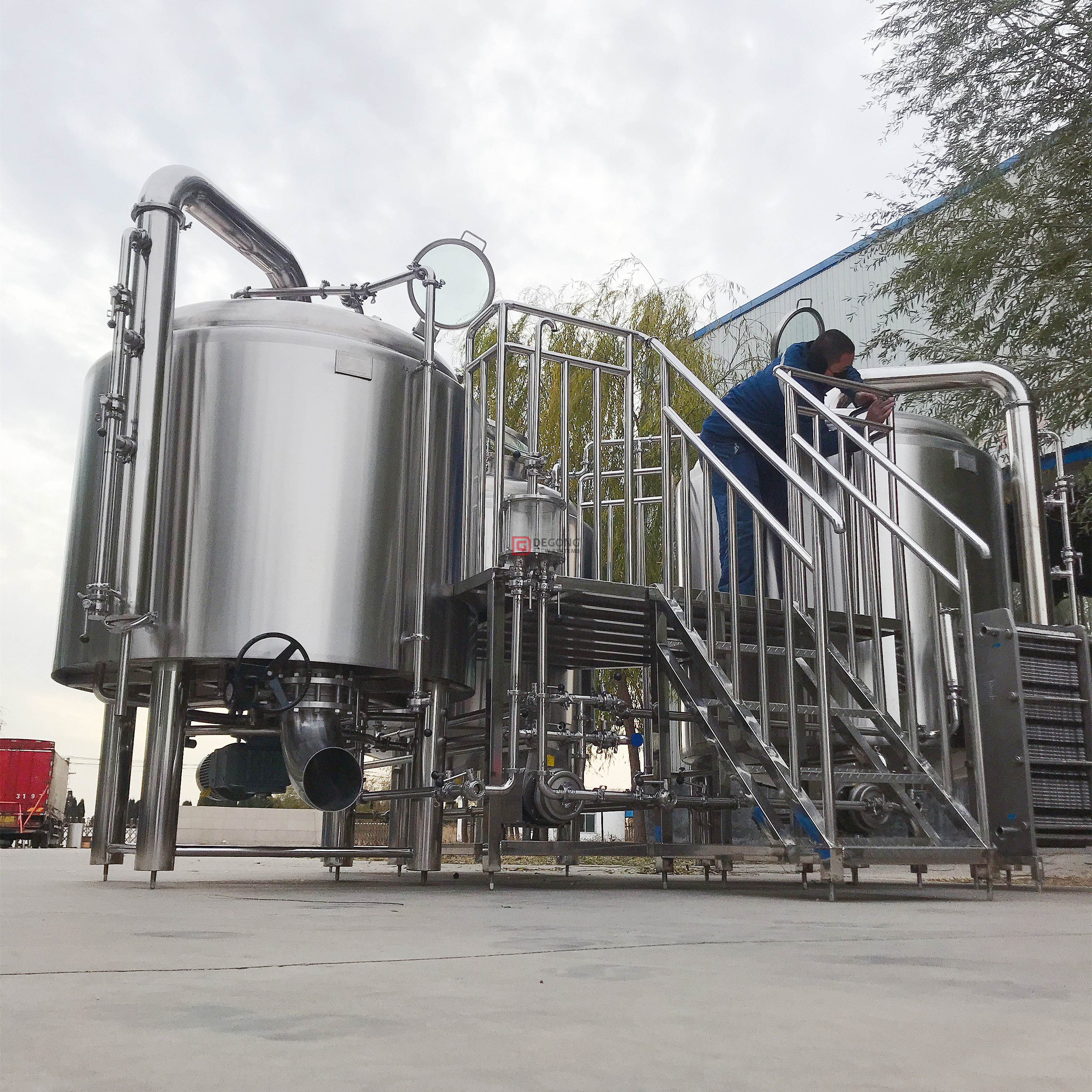 2000L professional industrial automated steel beer brewing equipment in Sweden 