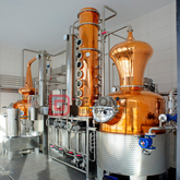 Alcohol Distillation Equipment 500L 1000L Copper Distillation Unit Craft Distillery Equipment