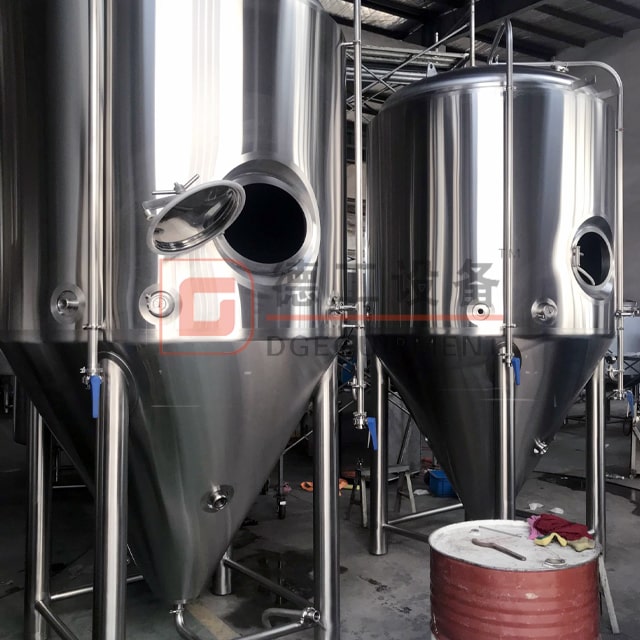 2021 New Product 7.5BBL 900L 2-vessel Or 3-vessel Combination Beer Mashing System with Steam Heating Conial Fermentation Tank Online