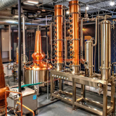 Available 500L/1000L distillation equipment alcohol making machine copper stills brandy Whiskey vodka gin