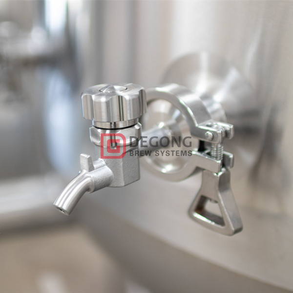 1000L insulated and jacketed pressurized beer fermenter / unitank for sale 