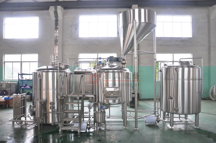 10bbl-brewhouse-with-20bbl-hot-liquor-tank-2-750-min