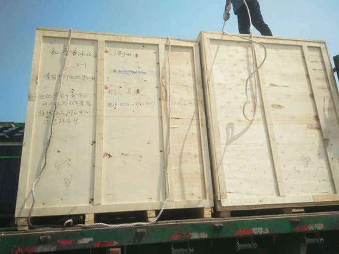 Transport with wooden case