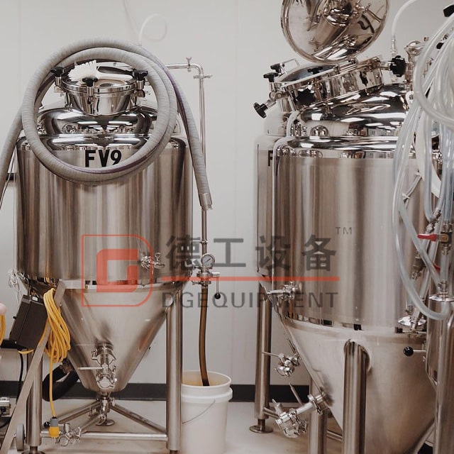 10BBL-30BBL Beer Fermenter Sus304/316 CCT FV Serving Tank Customized Tanks Cooling Jacket for Sale